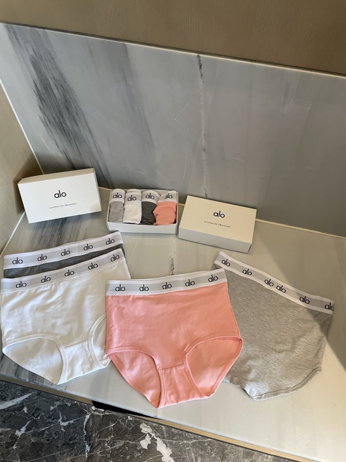 1 box of 4 pairs of underwear  ,cotton underwear for women comfortable and breathable, CL30-208