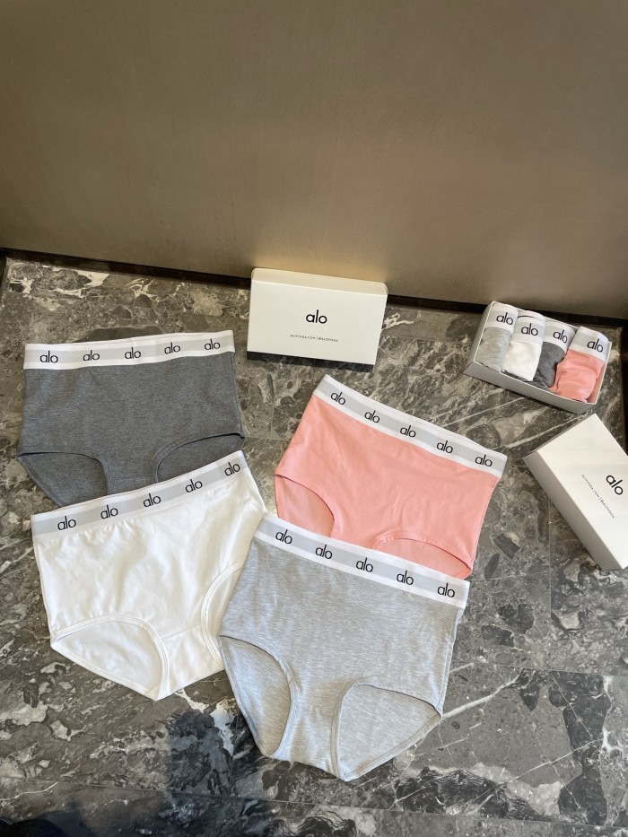 1 box of 4 pairs of underwear  ,cotton underwear for women comfortable and breathable, CL30-208
