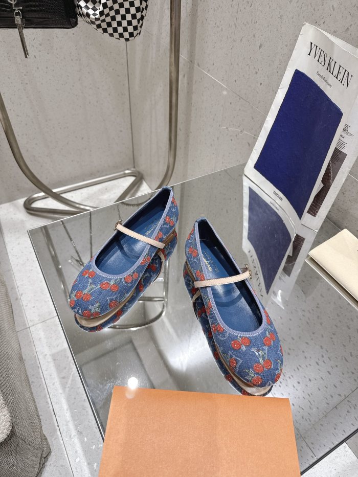Women's flat shoes, size 35-42, SS50-1957