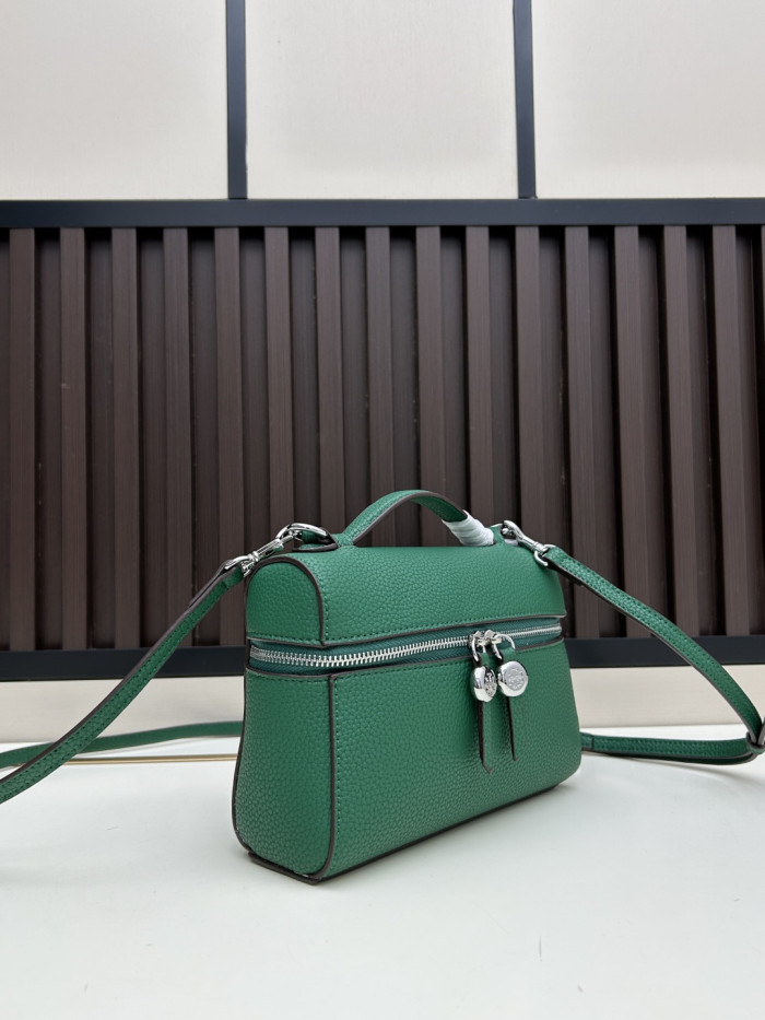 Leather bag ,5A ,size 18.5x12.5x6cm,no box,  B110-432