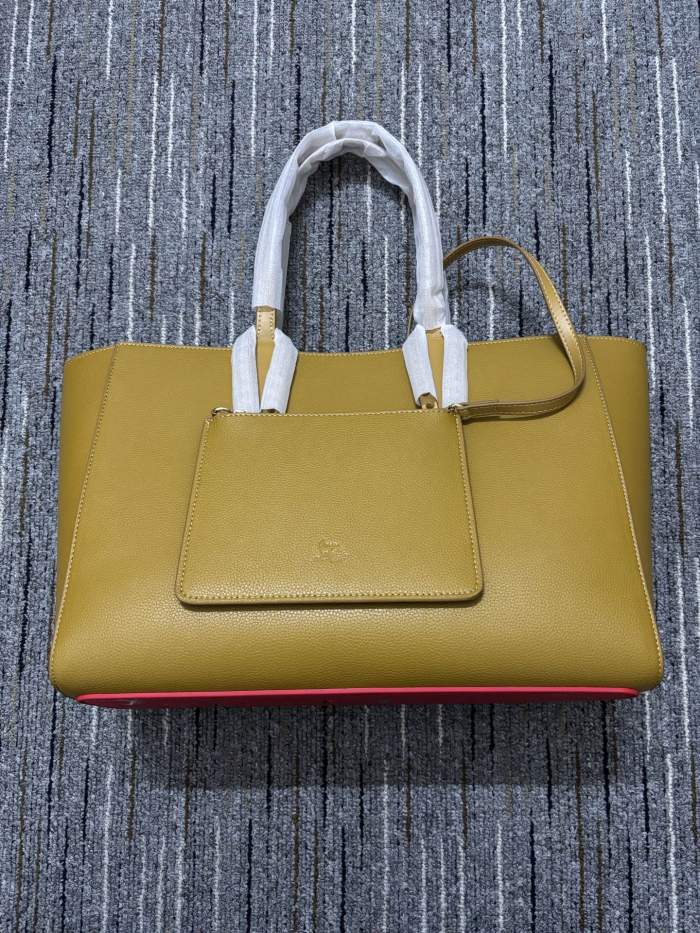Leather bag ,5A ,size 39x16x29cm,no box,  B130-89-100