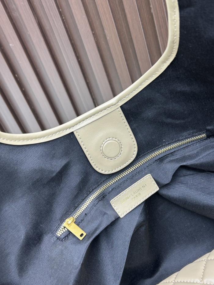 Leather bag ,5A ,size 52x14x53cm,no box,  B110-435