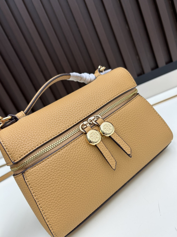Leather bag ,5A ,size 18.5x12.5x6cm,no box,  B110-433