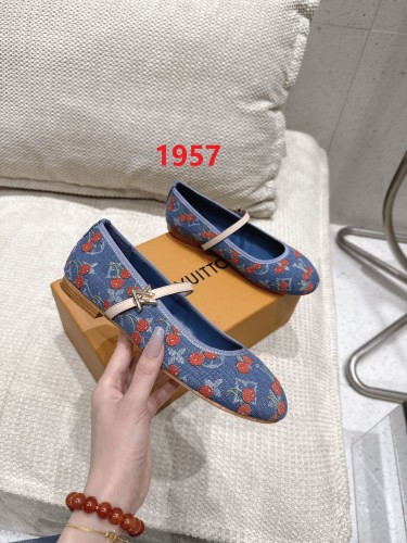Women's flat shoes, size 35-42, SS50-1957