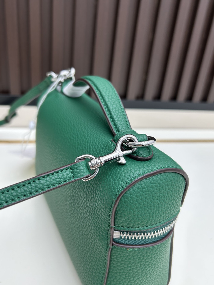 Leather bag ,5A ,size 18.5x12.5x6cm,no box,  B110-432