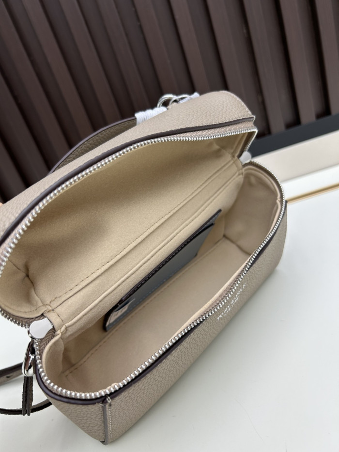 Leather bag ,5A ,size 18.5x12.5x6cm,no box,  B110-431