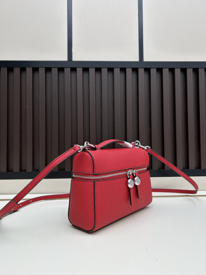 Leather bag ,5A ,size 18.5x12.5x6cm,no box,  B110-429