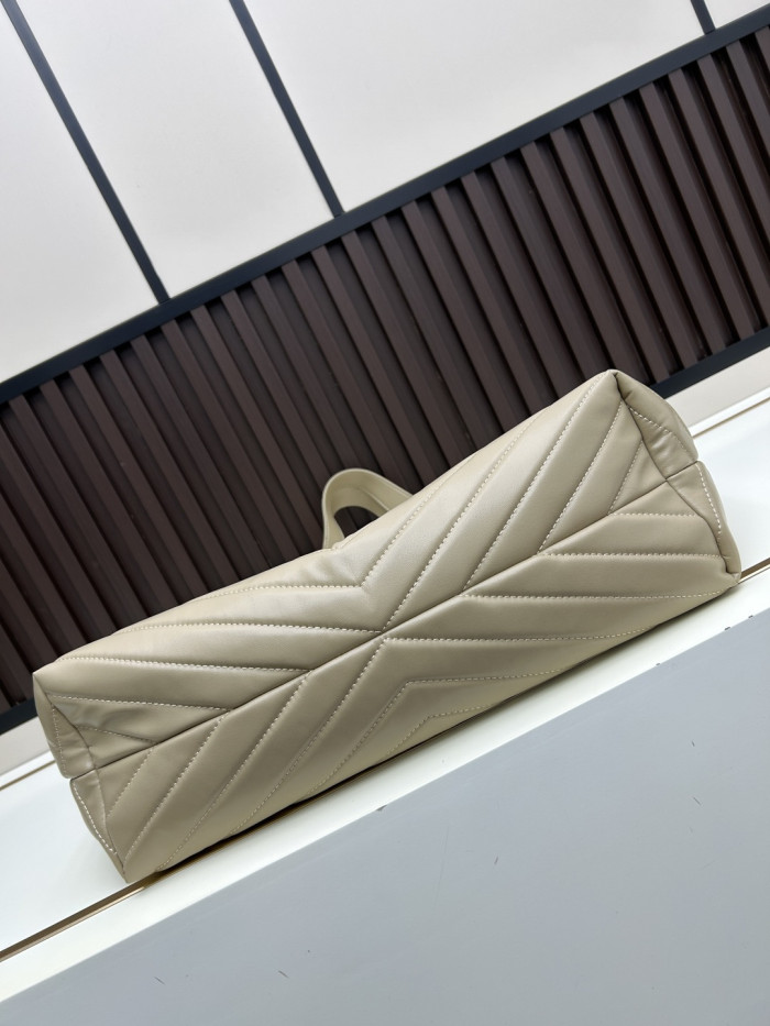 Leather bag ,5A ,size 52x14x53cm,no box,  B110-437