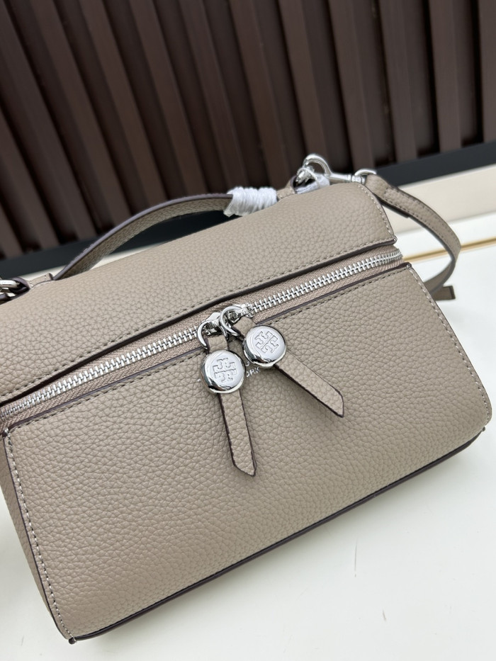 Leather bag ,5A ,size 18.5x12.5x6cm,no box,  B110-431