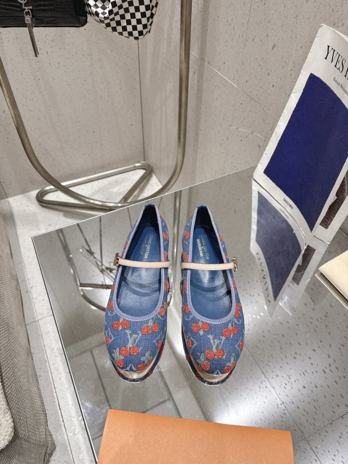 Women's flat shoes, size 35-42, SS50-1957