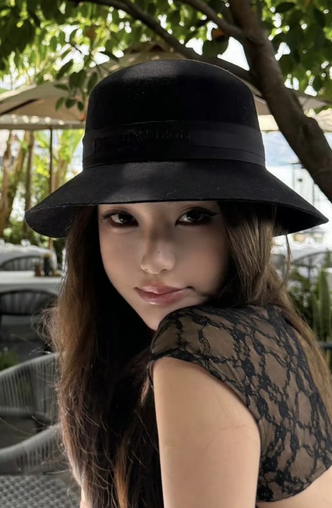 Fashion hat for women ,no box. HX25-708