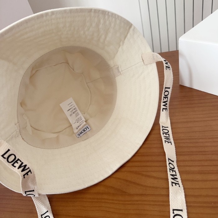 Fashion hat for women  ,no box. HX25-683-686