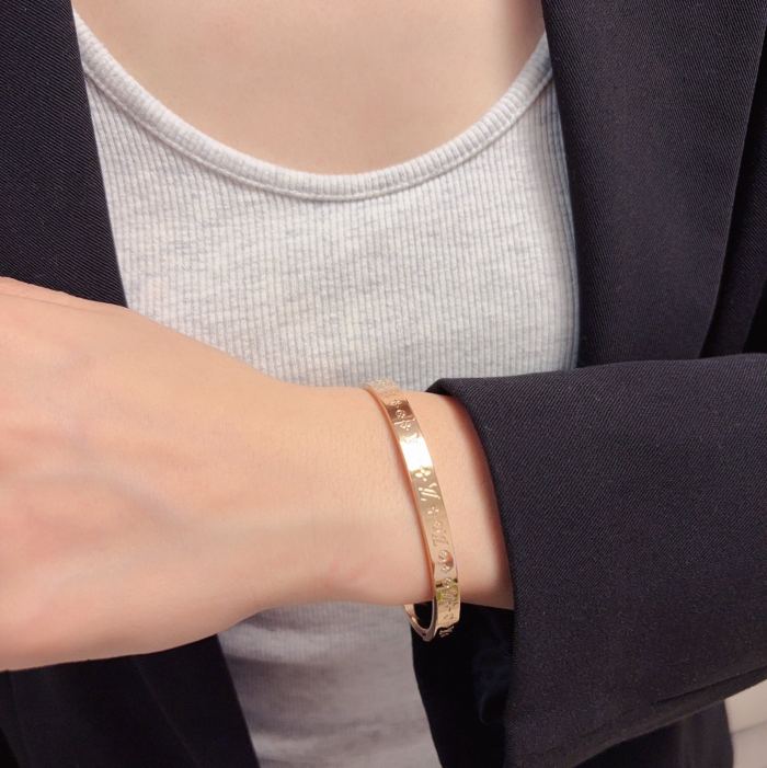 Bracelets jewelry ,with box,  J25-305-307