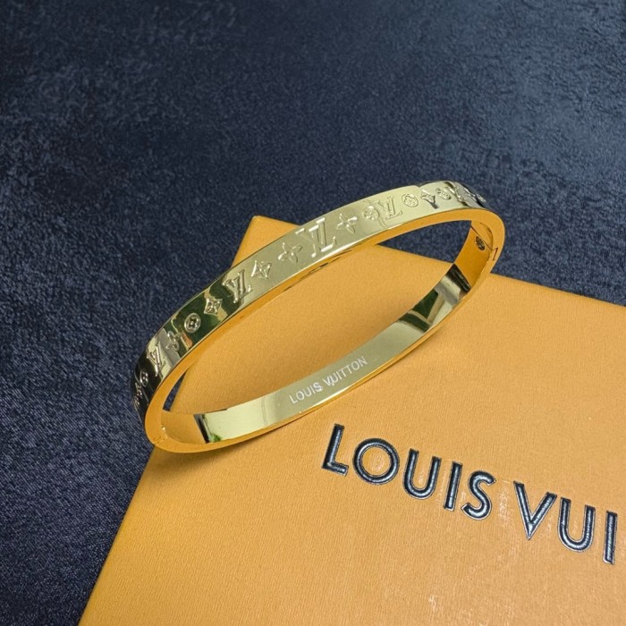 Bracelets jewelry ,with box,  J25-305-307
