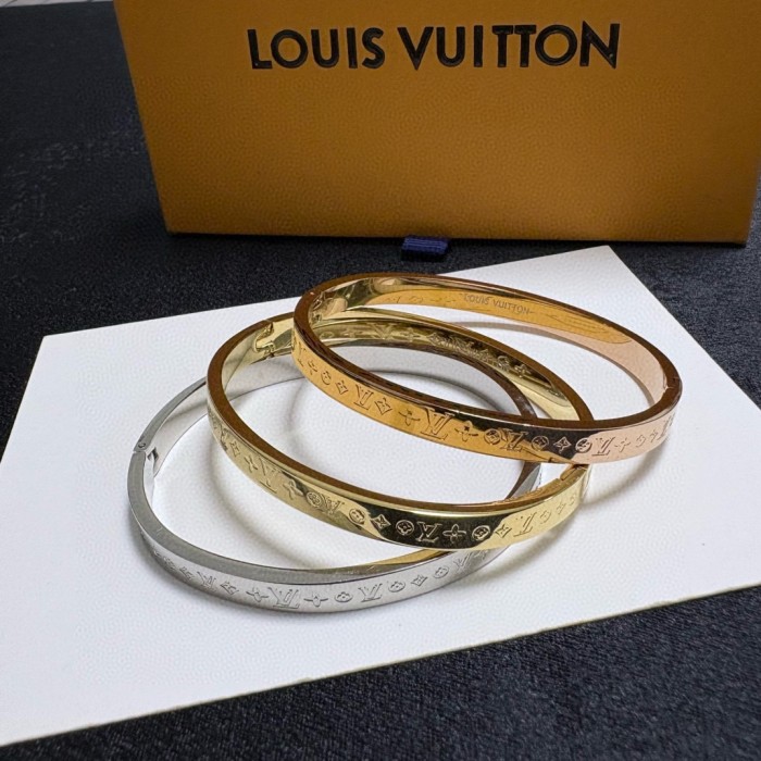 Bracelets jewelry ,with box,  J25-305-307