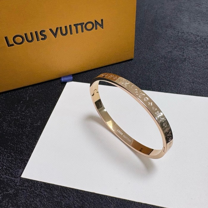 Bracelets jewelry ,with box,  J25-305-307