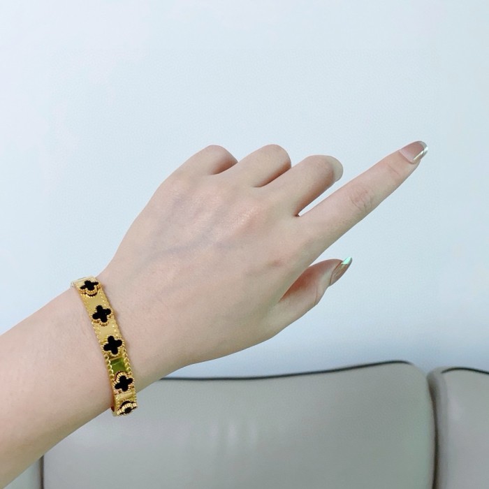 Bracelets jewelry ,with box,  J25-299-300