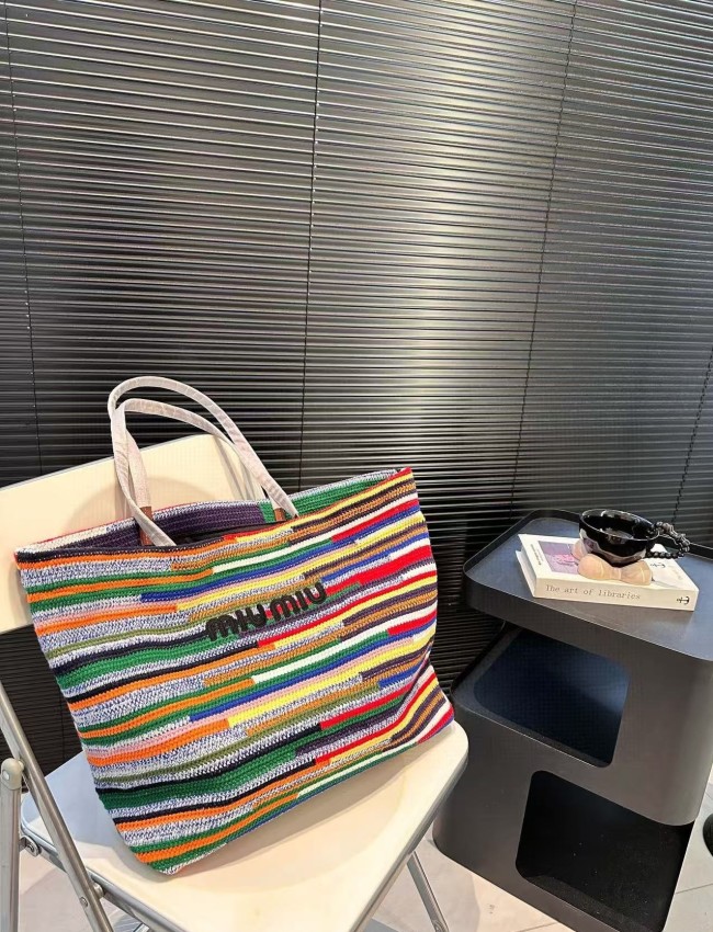 Woven bag ,5A ,size 38x35cm,no box, B80-228