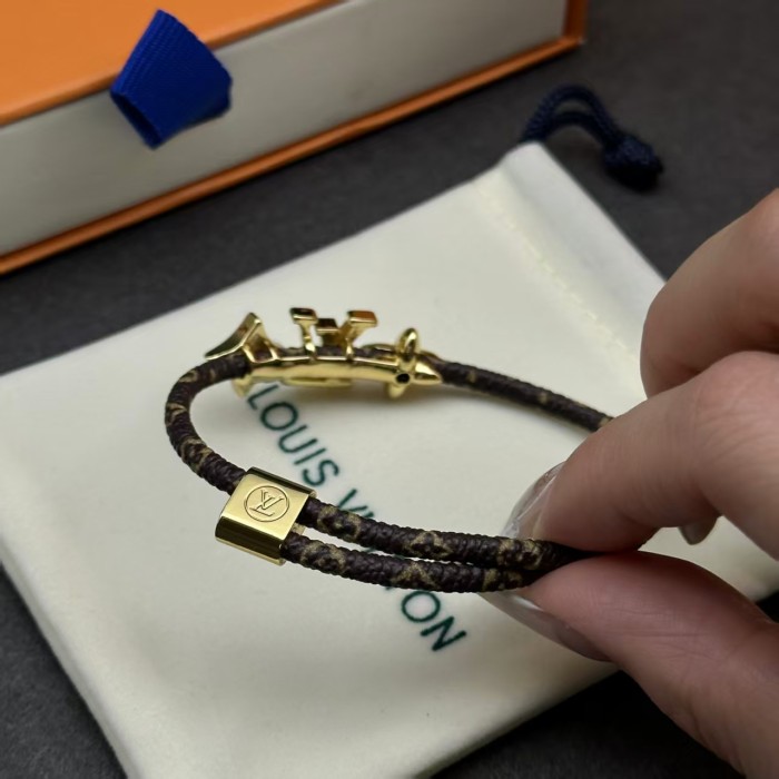 Bracelets jewelry ,with box,  J25-392