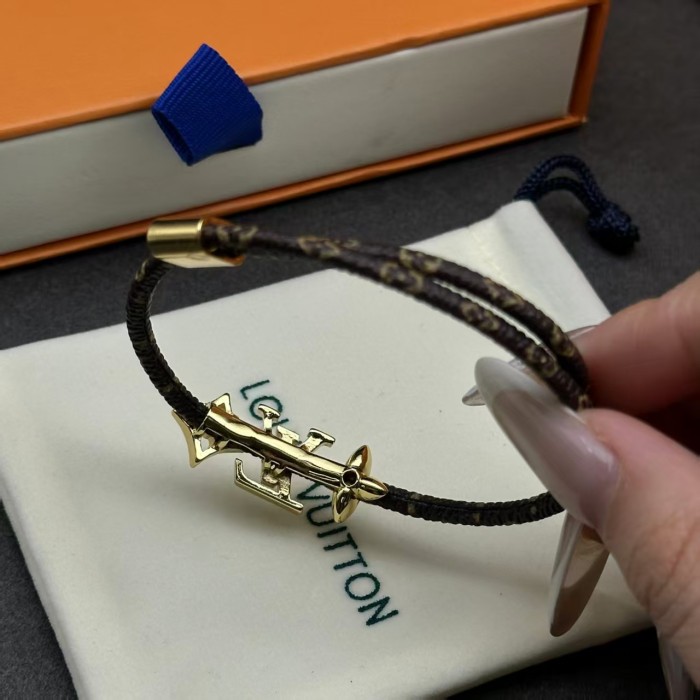 Bracelets jewelry ,with box,  J25-392