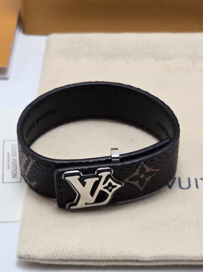 Bracelets jewelry ,with box,  J25-375