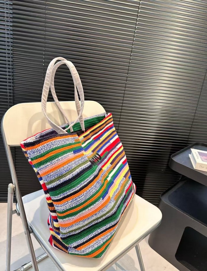 Woven bag ,5A ,size 38x35cm,no box,  B80-228