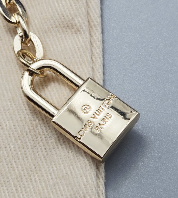 Keychain jewelry ,with box,  J25-387-388