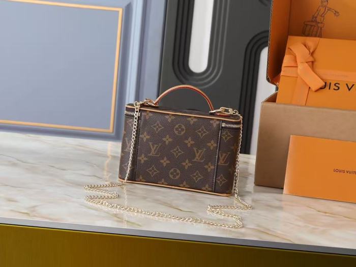 Leather bag ,5A ,with box,  B88-409