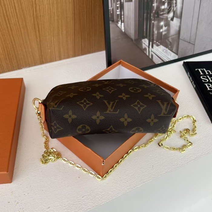 PU leather bag ,AA quality, size 20x12x5cm,no box,  B25-146-151