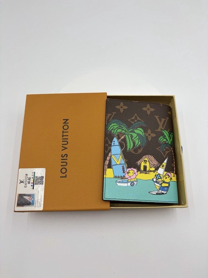Split leather passport covers,AAAA,with box,size:10*14*2.5cm,B35-268-320