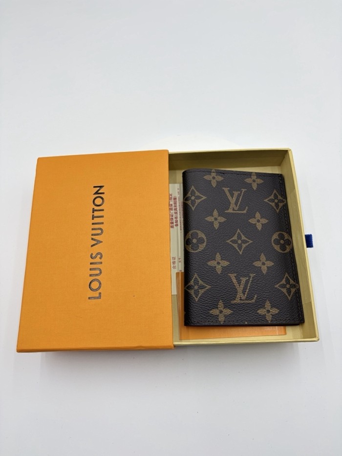 Split leather passport covers,AAAA,with box,size:10*14*2.5cm,B35-321-339