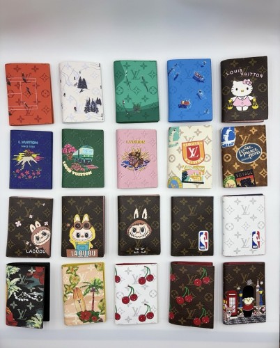 Split leather passport covers,AAAA,with box,size:10*14*2.5cm,B35-268-320