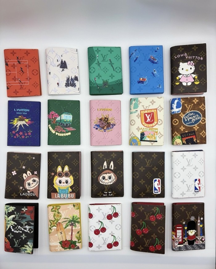 Split leather passport covers,AAAA,with box,size:10*14*2.5cm,B35-268-320