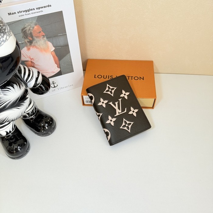 Split leather passport covers,AAAA,with box,size:10*14*2.5cm,B35-340-342
