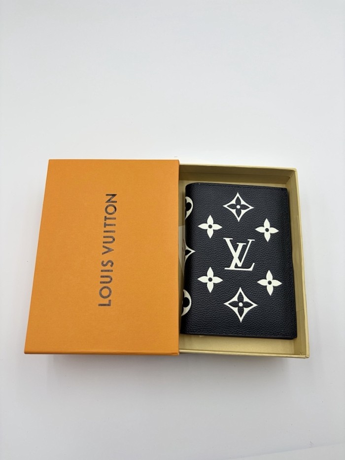 Split leather passport covers,AAAA,with box,size:10*14*2.5cm,B35-321-339