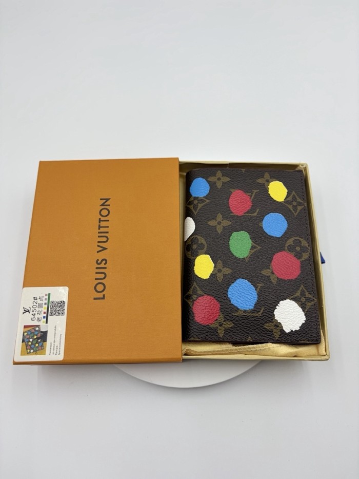 Split leather passport covers,AAAA,with box,size:10*14*2.5cm,B35-268-320