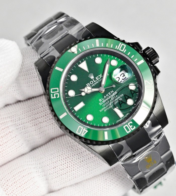 Fully automatic imported mechanical movement watch,904L stainless steel，Mineral scratch-resistant mirror glass，with box, size 40mm，WT360-1-2