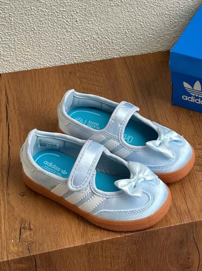 SS35-10-22,  Kid's Retro  sneakers runner shoes, size 22-37,with box