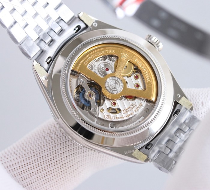 7140 Fully automatic imported mechanical movement watch,Mineral scratch-resistant mirror glass,with box, size 39*9.5mm，WT550-2-10