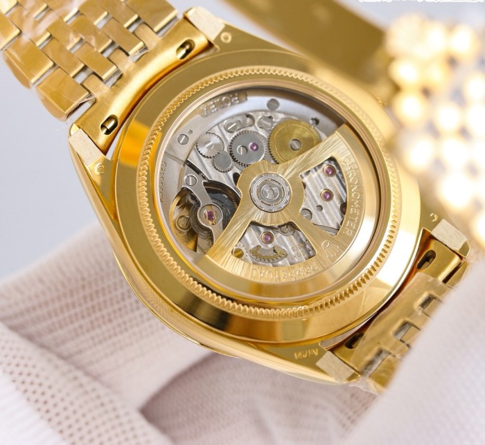 7140 Fully automatic imported mechanical movement watch,Mineral scratch-resistant mirror glass,with box, size 39*9.5mm，WT550-2-10