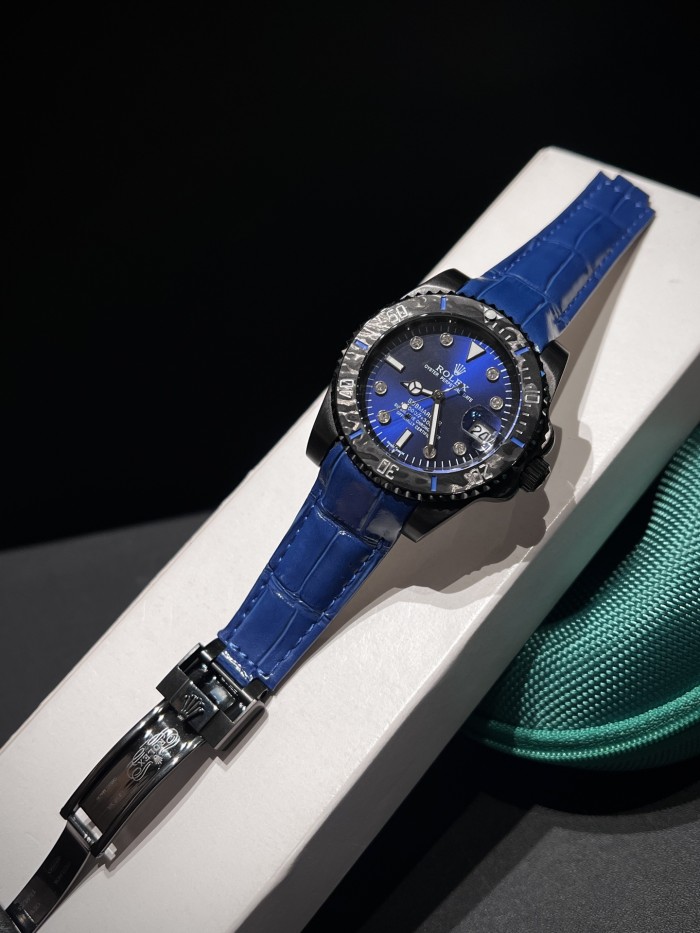 8215 Fully automatic imported mechanical movement watch,904L stainless steel，Mineral scratch-resistant mirror glass，with box, size 40mm，WT220-21-25