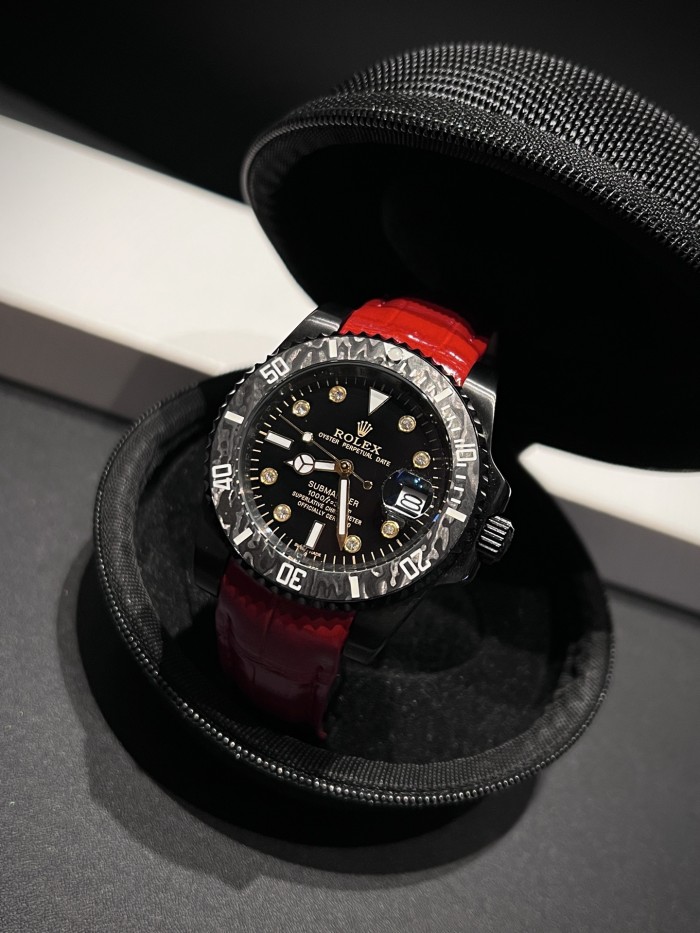 8215 Fully automatic imported mechanical movement watch,904L stainless steel，Mineral scratch-resistant mirror glass，with box, size 40mm，WT220-21-25