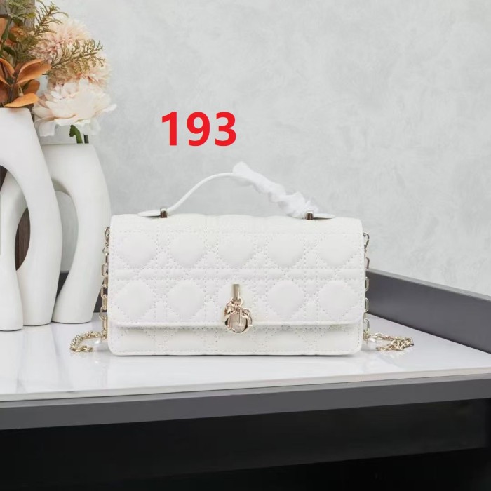 Leather bag, 5A,no box,size 21 x 11.5 x 4.5cm,B98-192-198