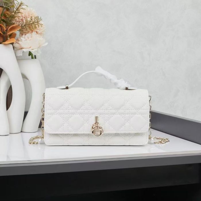 Leather bag, 5A,no box,size 21 x 11.5 x 4.5cm,B98-192-198