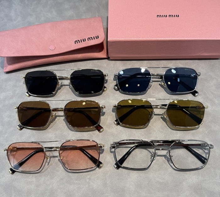 Blue light blocking sunglasses with the box and case ,G25-2244-2249