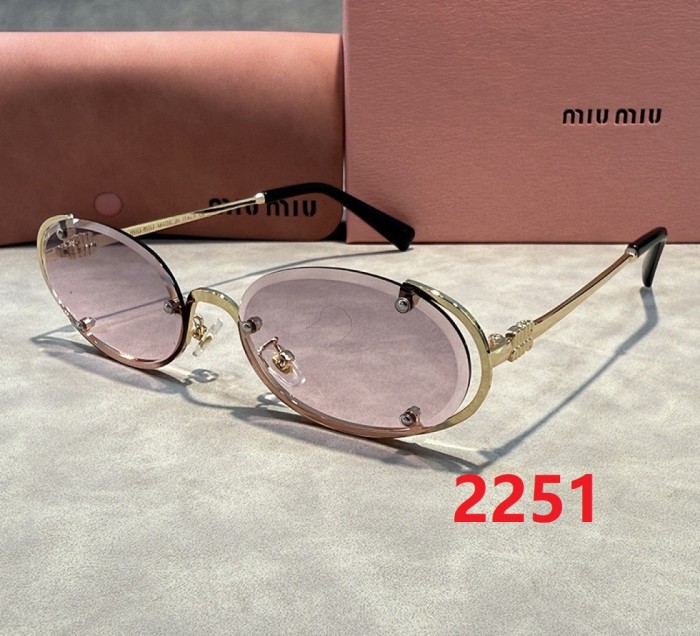 Blue light blocking sunglasses with the box and case ,G25-2250-2255