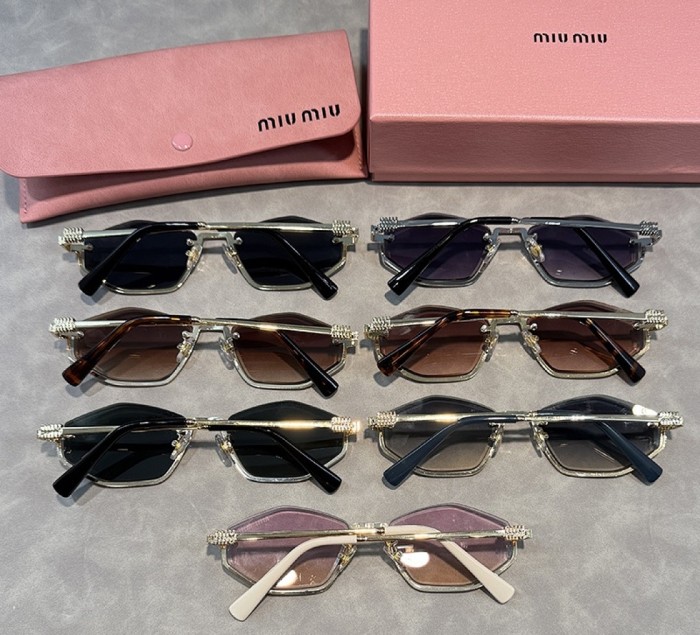 Blue light blocking sunglasses with the box and case ,G25-2225-2231