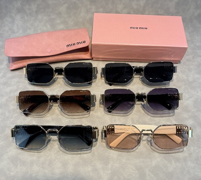 Blue light blocking sunglasses with the box and case ,G25-2263-2268