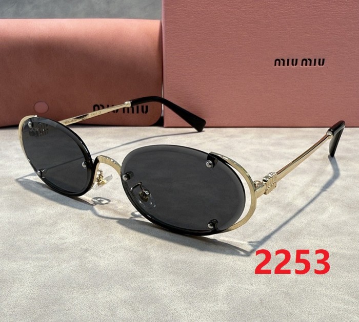 Blue light blocking sunglasses with the box and case ,G25-2250-2255
