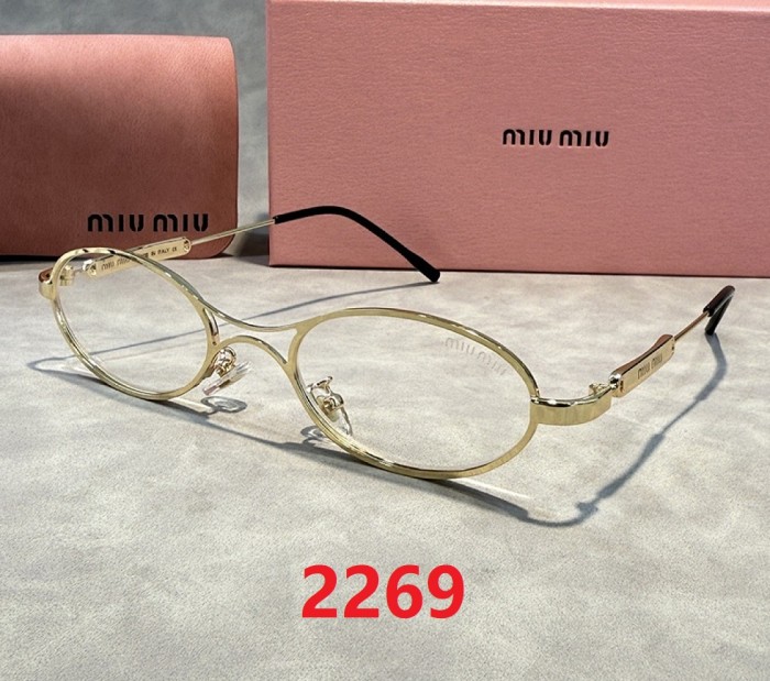 Blue light blocking sunglasses with the box and case ,G25-2269-2274